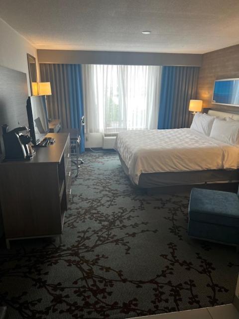 Premium King Room,1585462787:JPEG